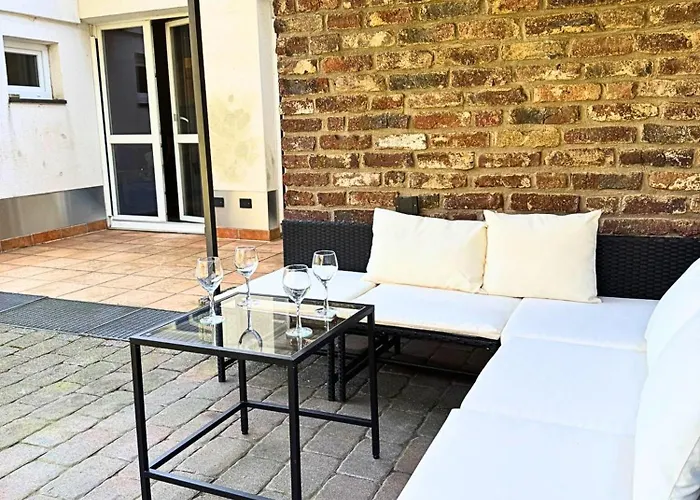 Haus Mit Garten Und Privater Garage